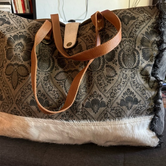 ❣️Myra Canvass HairOn Leather Western Extra Large Weekender-“Namaste” - NWOT - Picture 1 of 8